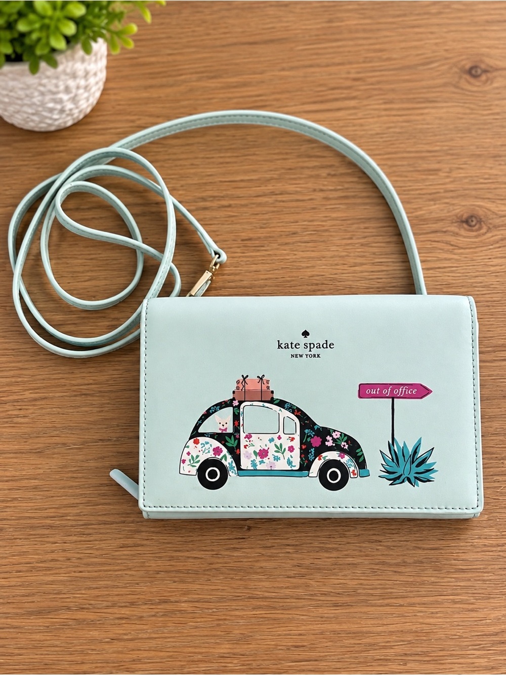 KATE SPADE New Horizons Winni VW Beetle Chihuahua Crossbody or Clutch